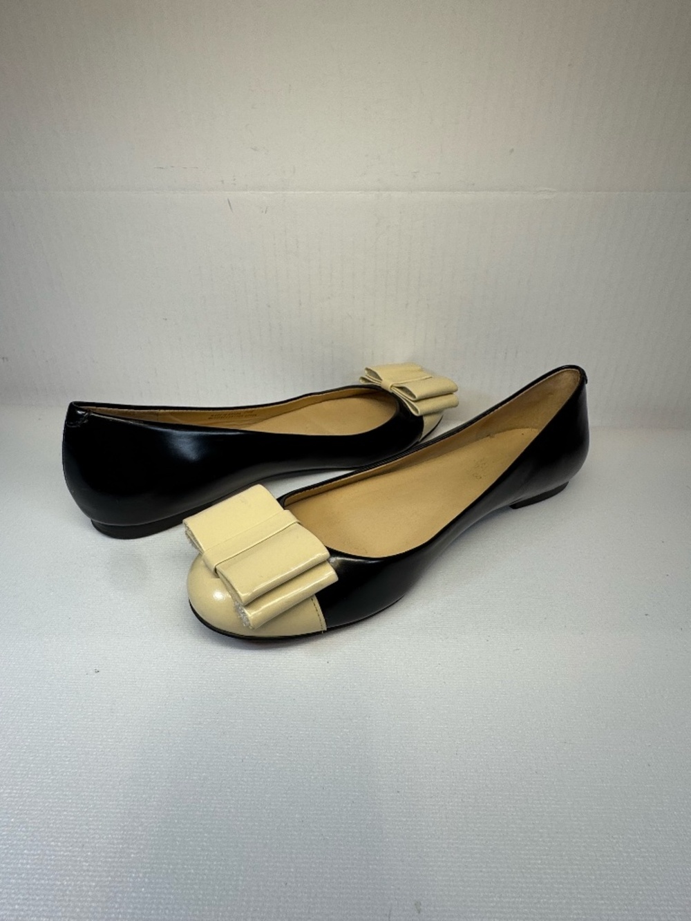 Talbots Black & Cream Leather Bow Ballet Flats Size 7.5B